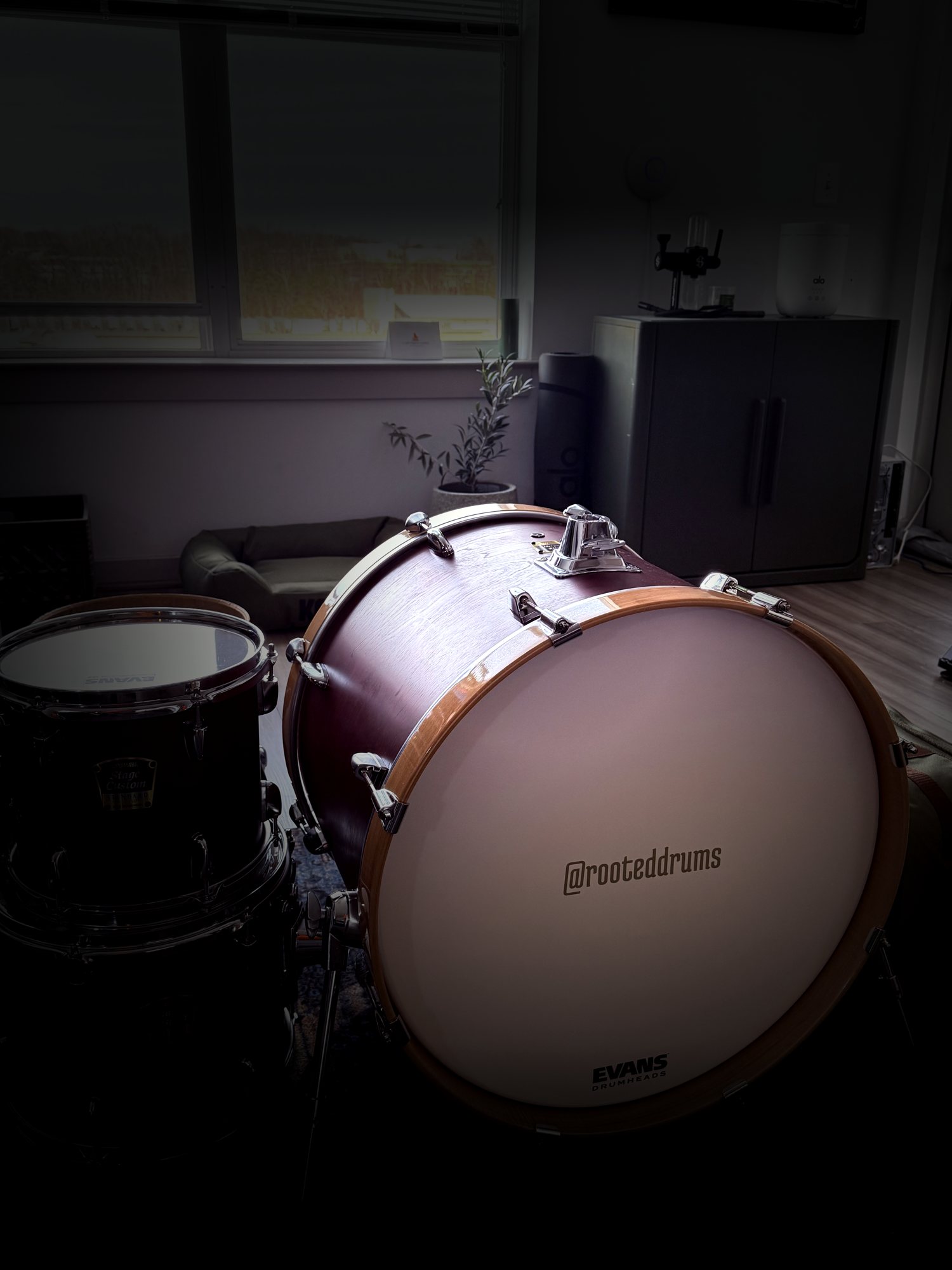 The Yamaha hybrid kit with the Rooted Drums bass drum head
